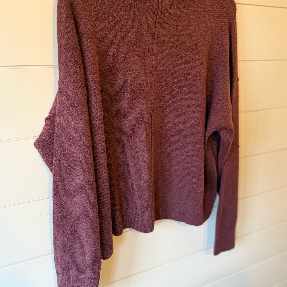 American Eagle Outfitters AE Whoa So Soft Valentine’s LOVE Sweater NWT! - Picture 8 of 9